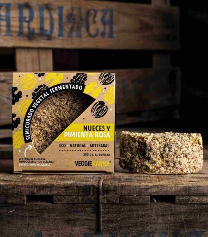 Veggie-Karma-Semicurado-Walnuesse-und-rosa-Pfeffer-vegan